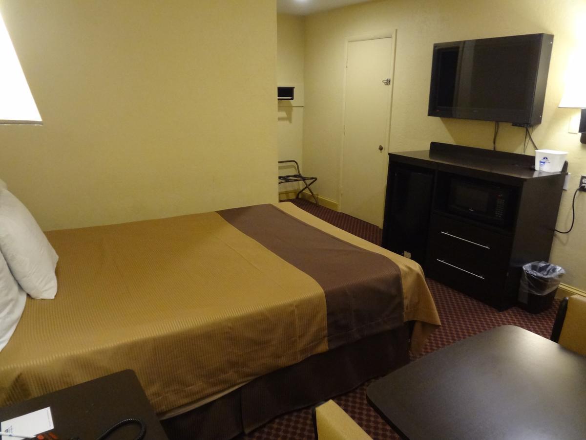 Americas Best Value Inn - Goldsboro Exterior photo